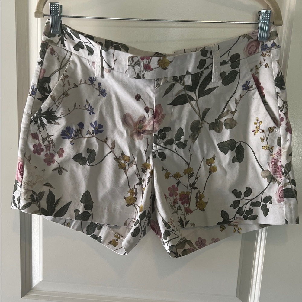 Level 99 Floral Women's Shorts - Multicolor